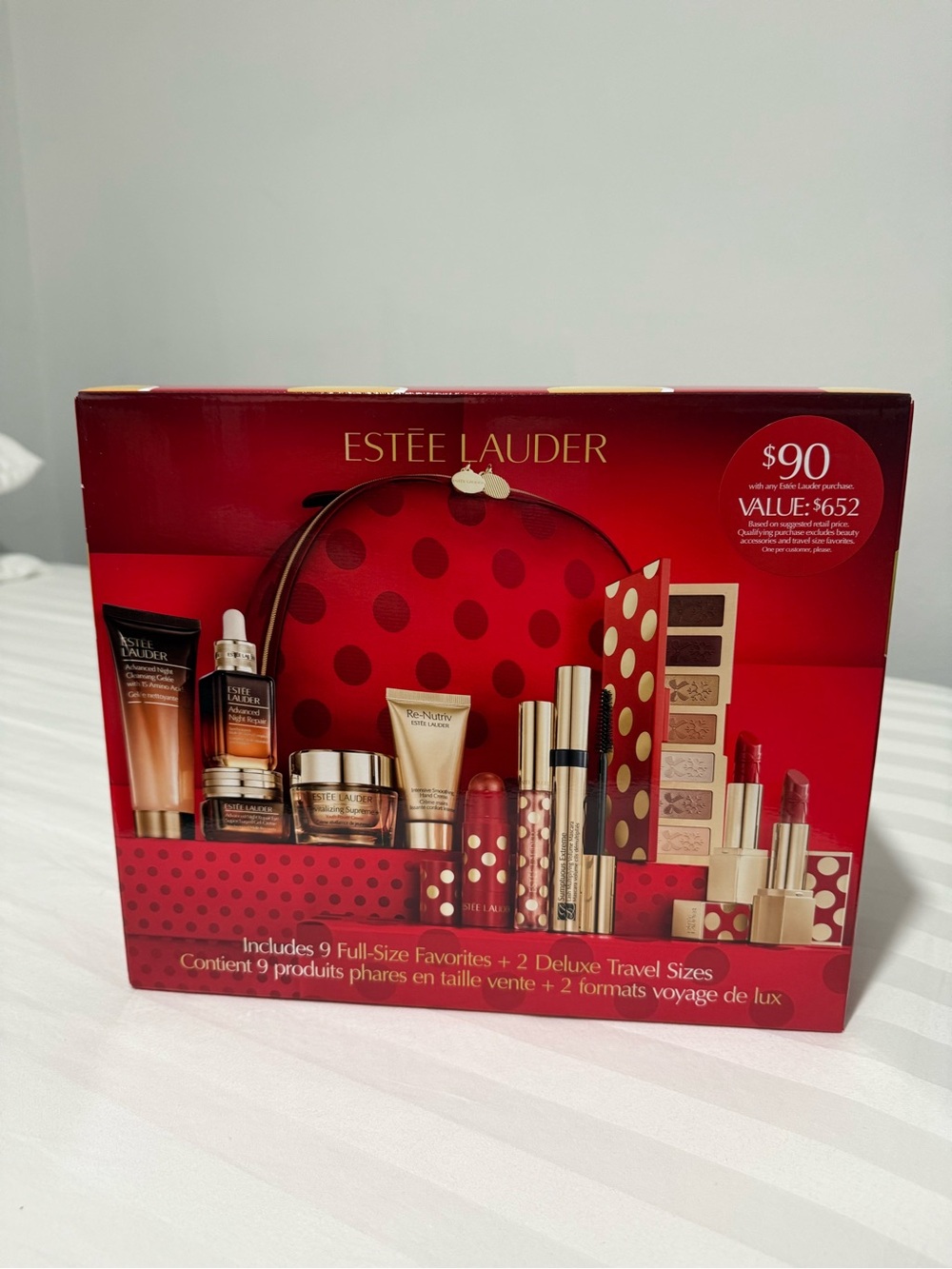 Estée Lauder Lipstick & Makeup Gift Set in Red and Gold